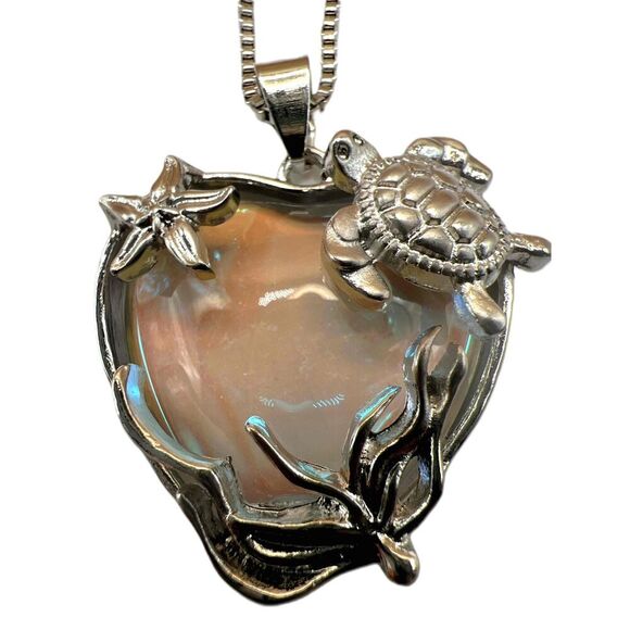NEW Silver Heart Shaped Pendant Sea Turtle Necklace - Picture 9 of 13
